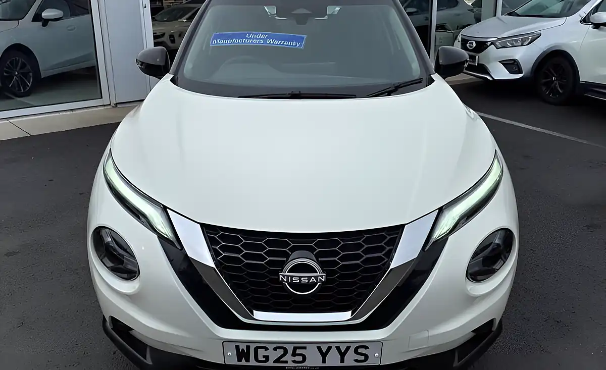 Used 2025 Nissan Juke Acenta Premium Arctic White - Interior and Exterior details 7