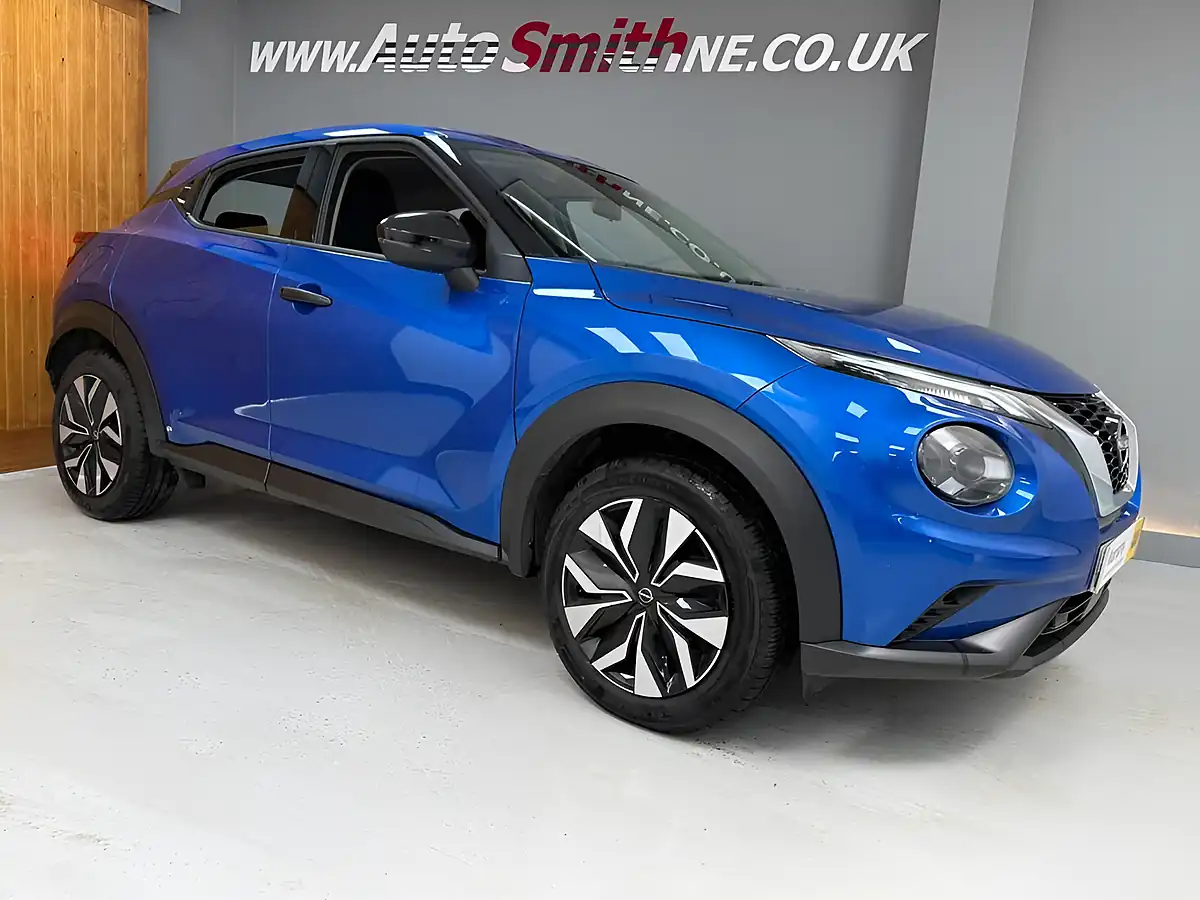 Used 2025 Nissan Juke Acenta Premium Blue - Interior and Exterior details 11