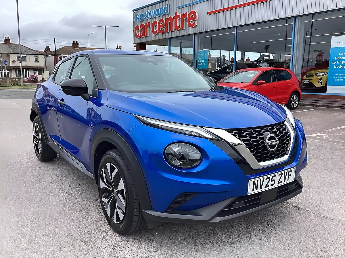 Used 2025 Nissan Juke Acenta Premium Blue - Front View