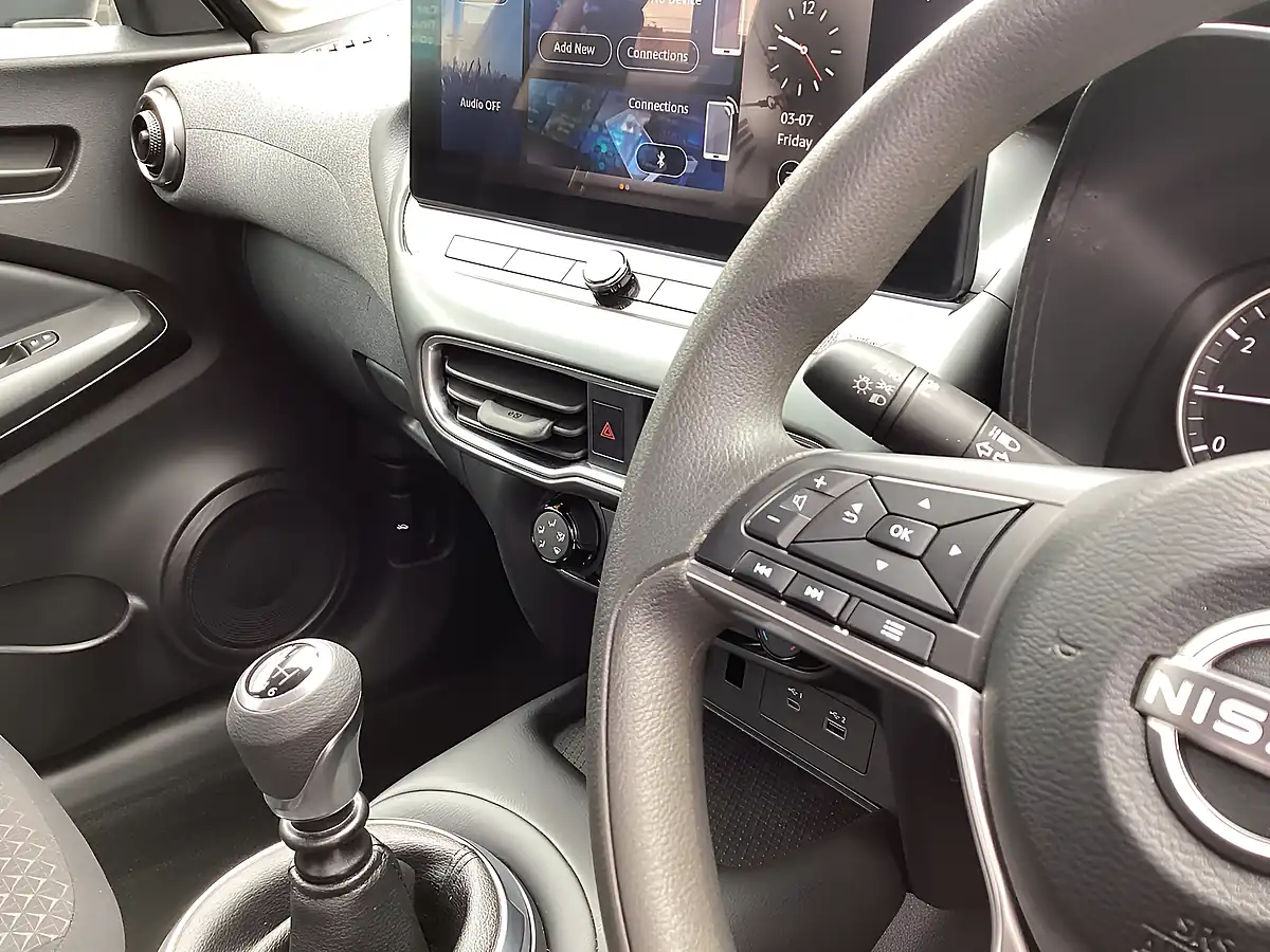 Used 2025 Nissan Juke Acenta Premium Blue - Interior and Exterior details 15