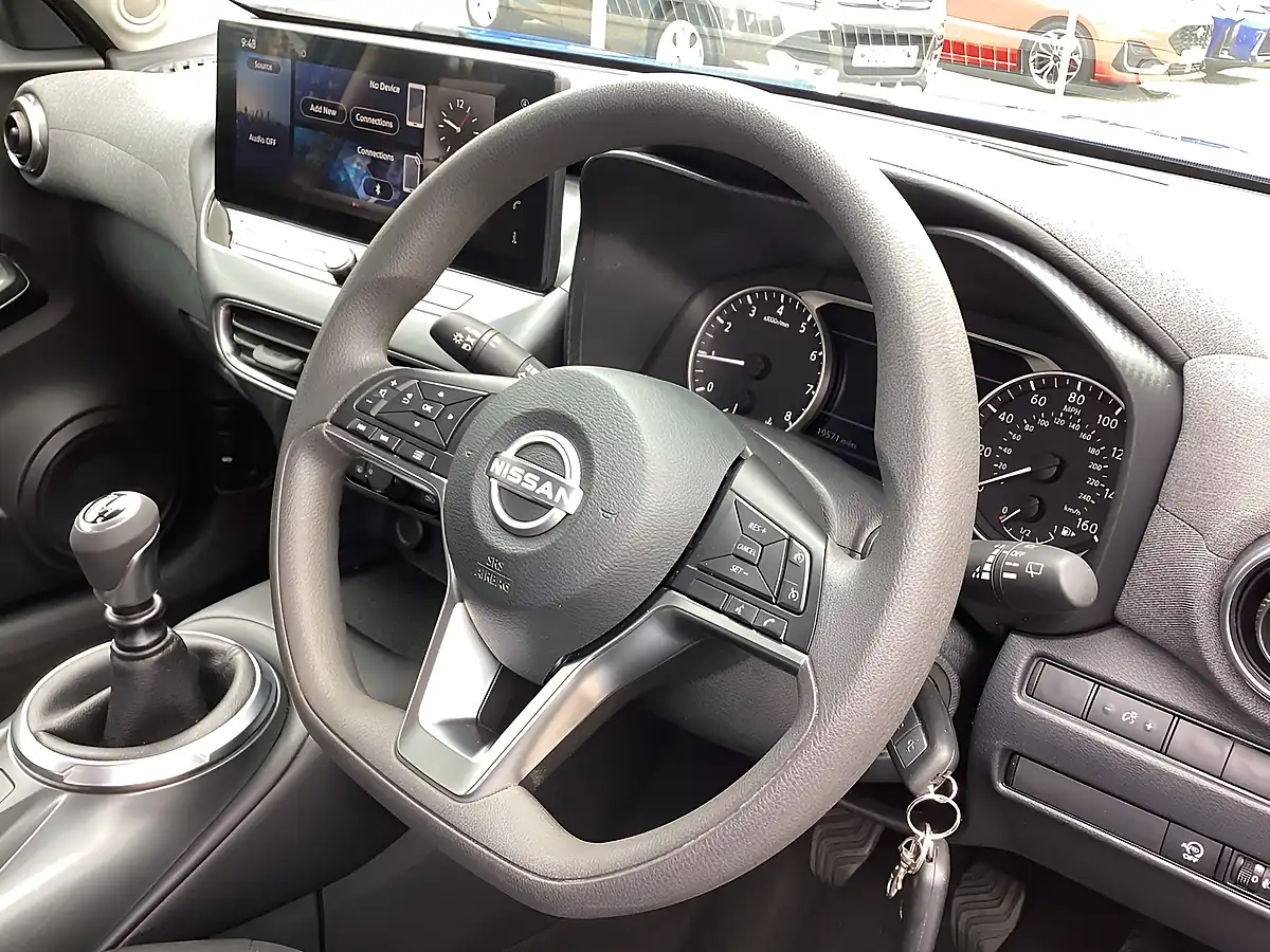 Used 2025 Nissan Juke Acenta Premium Blue - Interior and Exterior details 7