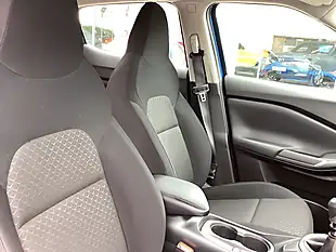 Used 2025 Nissan Juke Acenta Premium Blue - Interior and Exterior details 9