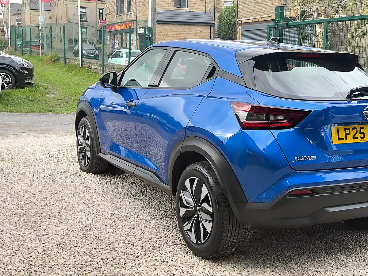 Used 2025 Nissan Juke Acenta Premium Blue - Interior and Exterior details 11