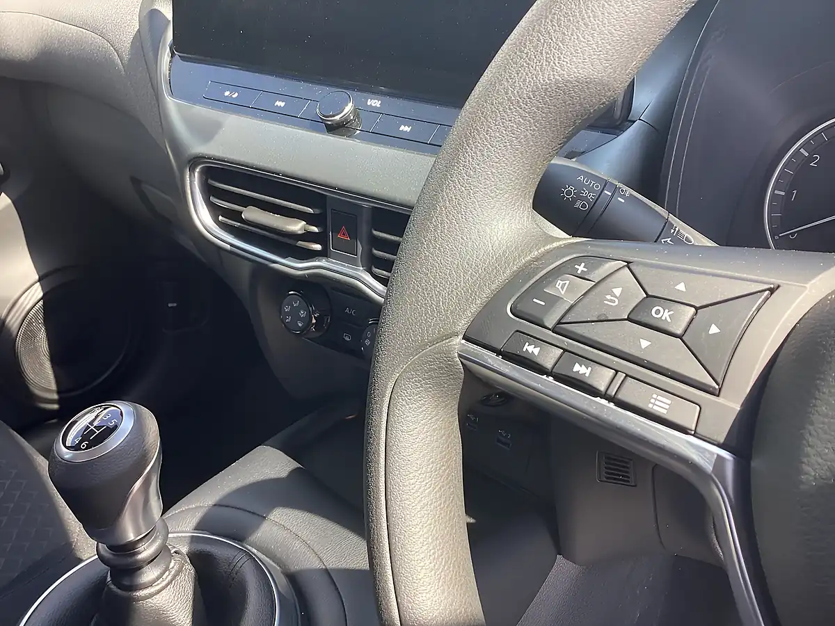 Used 2025 Nissan Juke Acenta Premium Grey - Interior and Exterior details 12