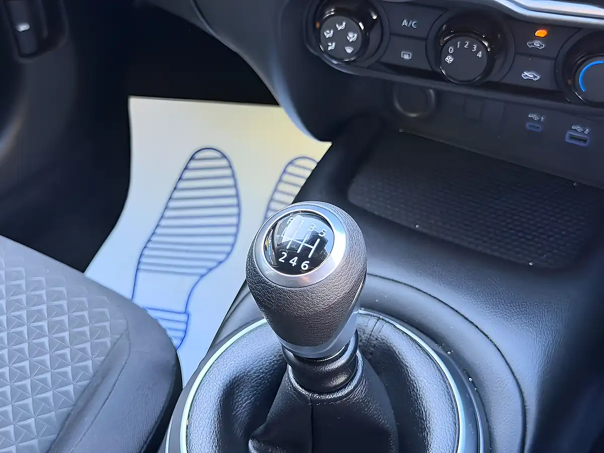 Used 2025 Nissan Juke Acenta Premium Grey - Interior and Exterior details 15