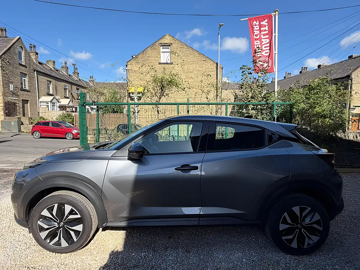 Used 2025 Nissan Juke Acenta Premium Grey - Interior and Exterior details 4