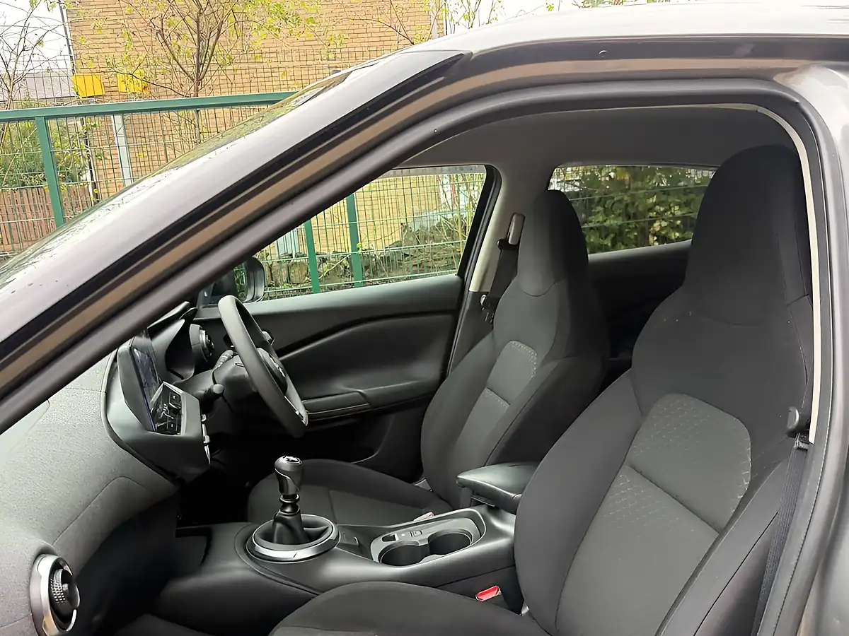 Used 2025 Nissan Juke Acenta Premium Grey - Interior and Exterior details 20