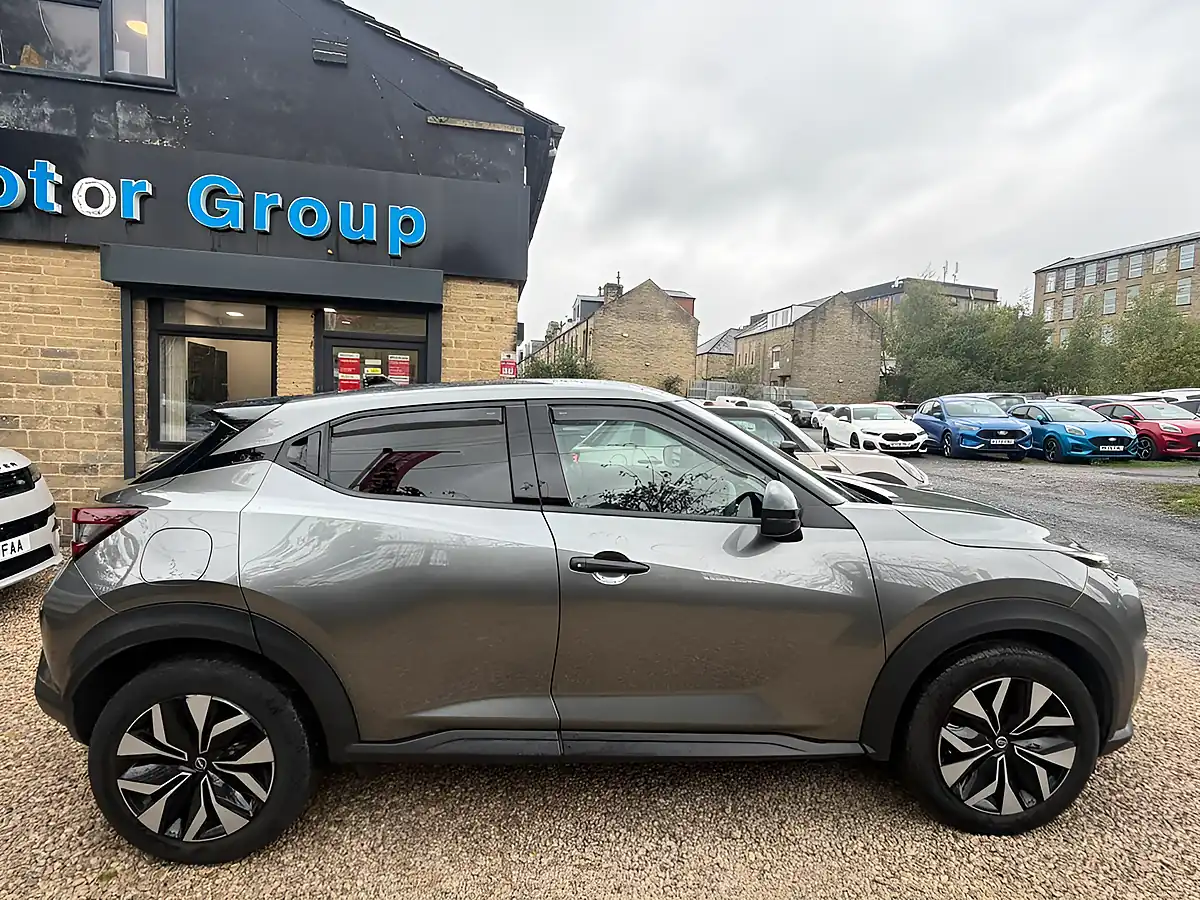 Used 2025 Nissan Juke Acenta Premium Grey - Interior and Exterior details 4