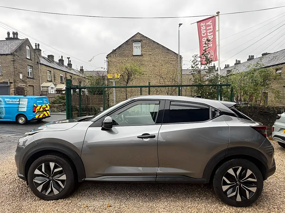 Used 2025 Nissan Juke Acenta Premium Grey - Interior and Exterior details 8
