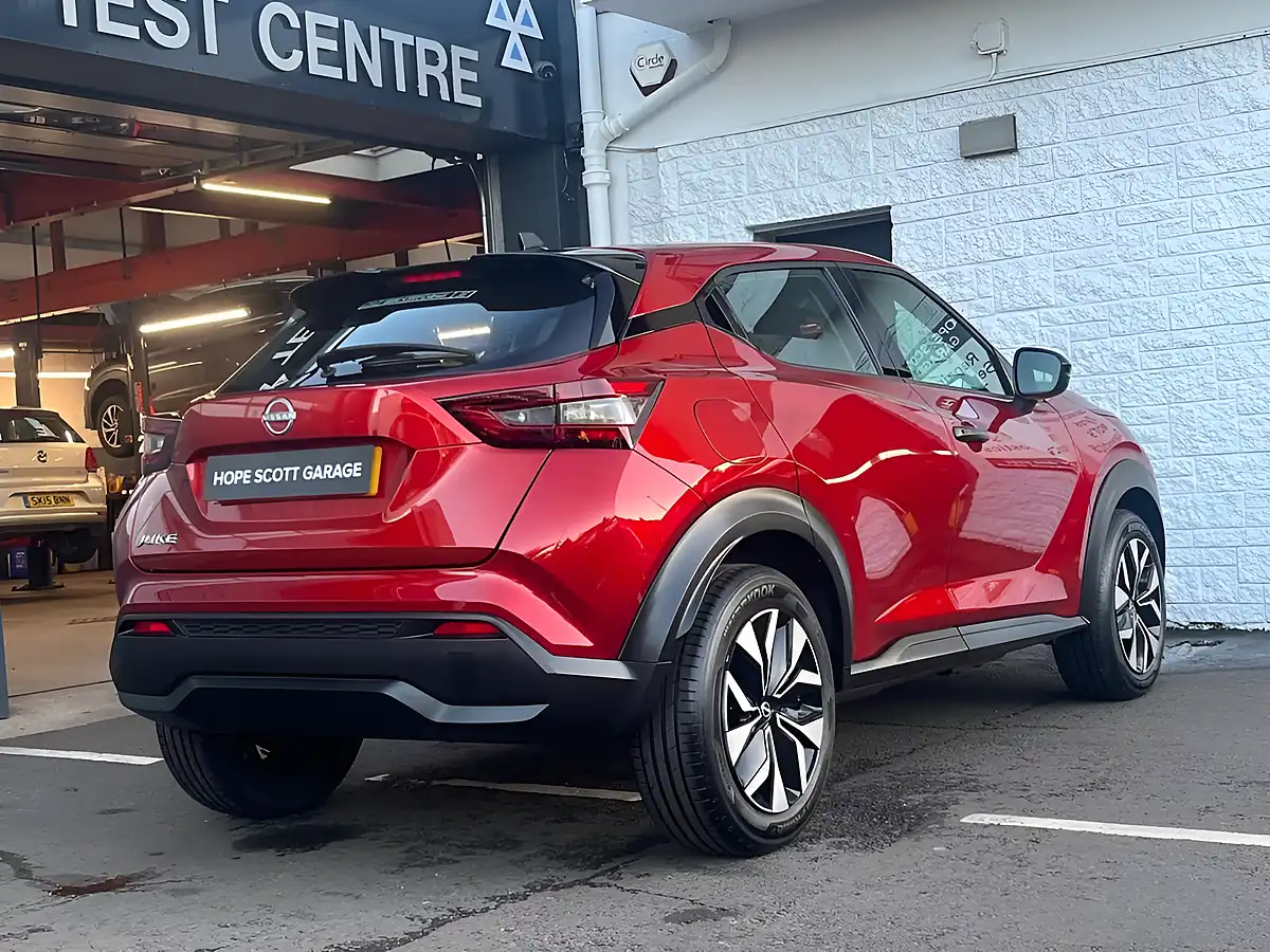 Used 2025 Nissan Juke Acenta Premium Red - Interior and Exterior details 10