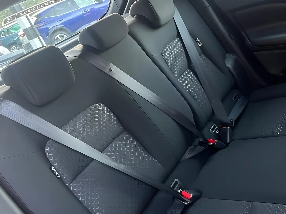 Used 2025 Nissan Juke Acenta Premium Red - Interior and Exterior details 16