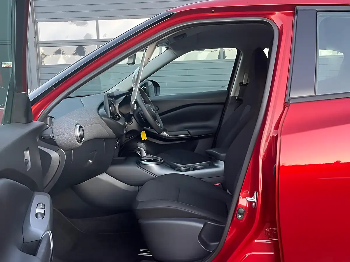 Used 2025 Nissan Juke Acenta Premium Red - Interior and Exterior details 17