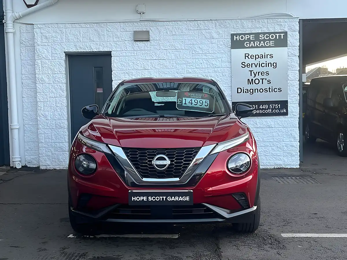 Used 2025 Nissan Juke Acenta Premium Red - Interior and Exterior details 8
