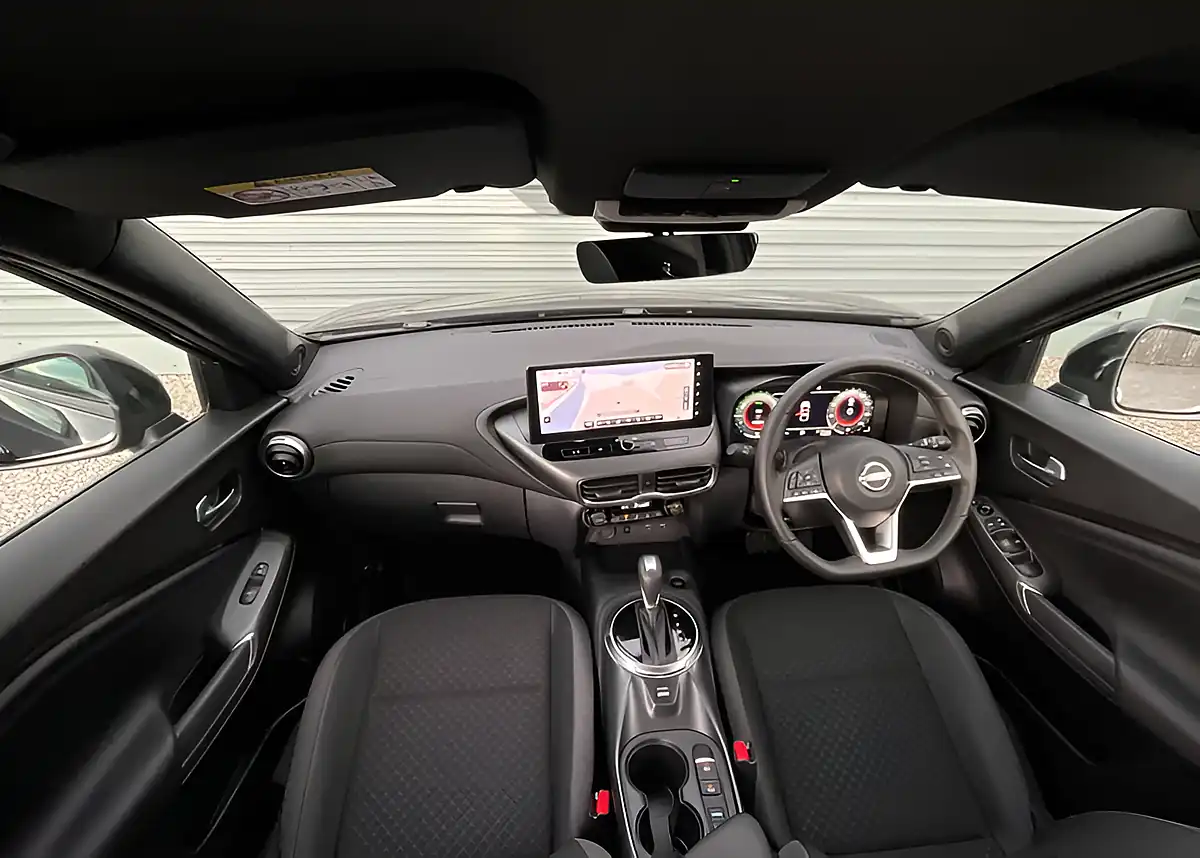 Used 2025 Nissan Juke N-Connecta Black - Interior and Exterior details 13