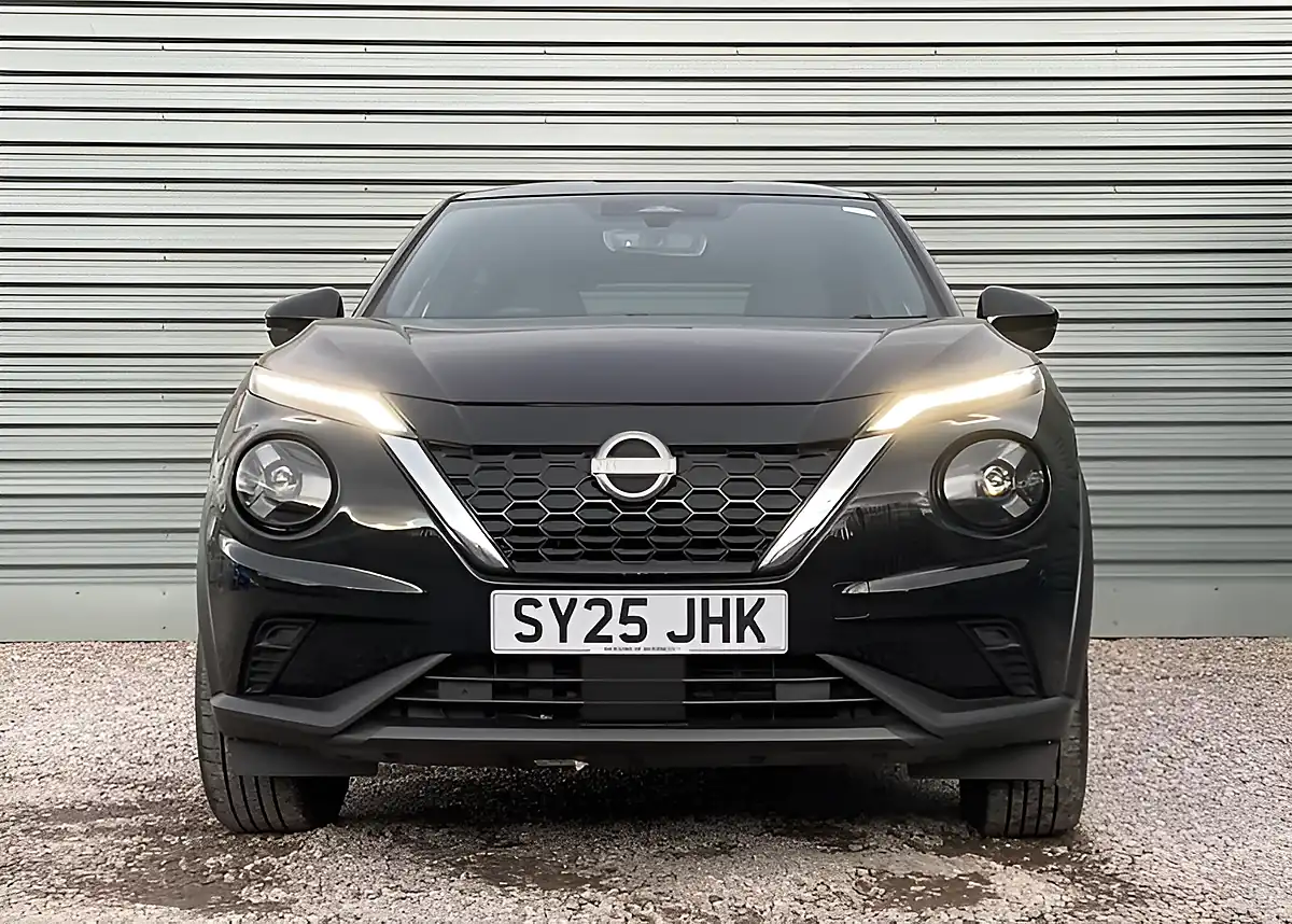 Used 2025 Nissan Juke N-Connecta Black - Interior and Exterior details 6