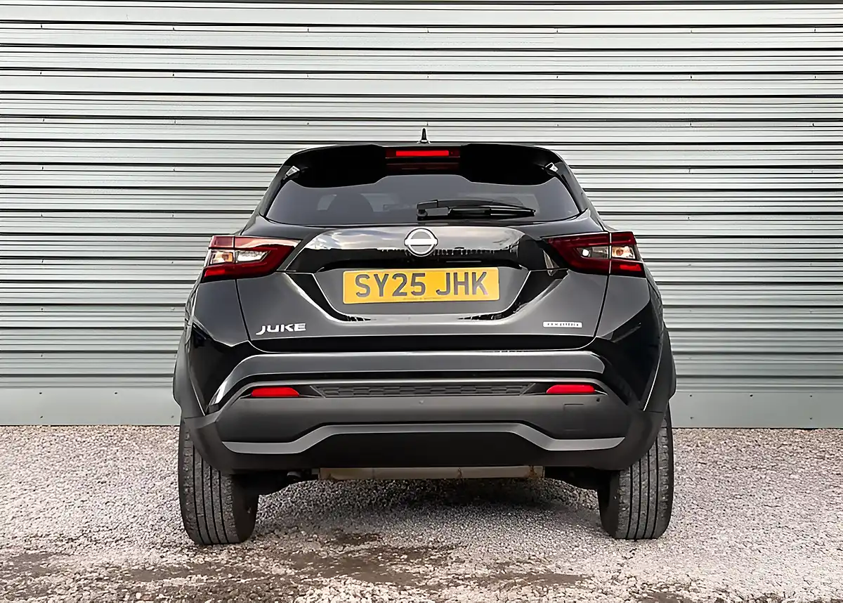 Used 2025 Nissan Juke N-Connecta Black - Interior and Exterior details 9