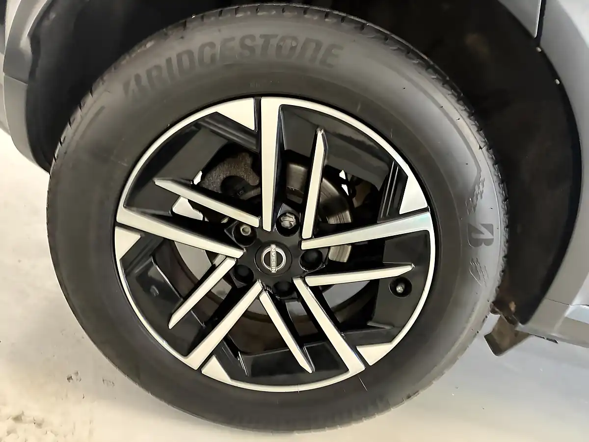 Used 2025 Nissan Juke N-Connecta Black - Interior and Exterior details 5