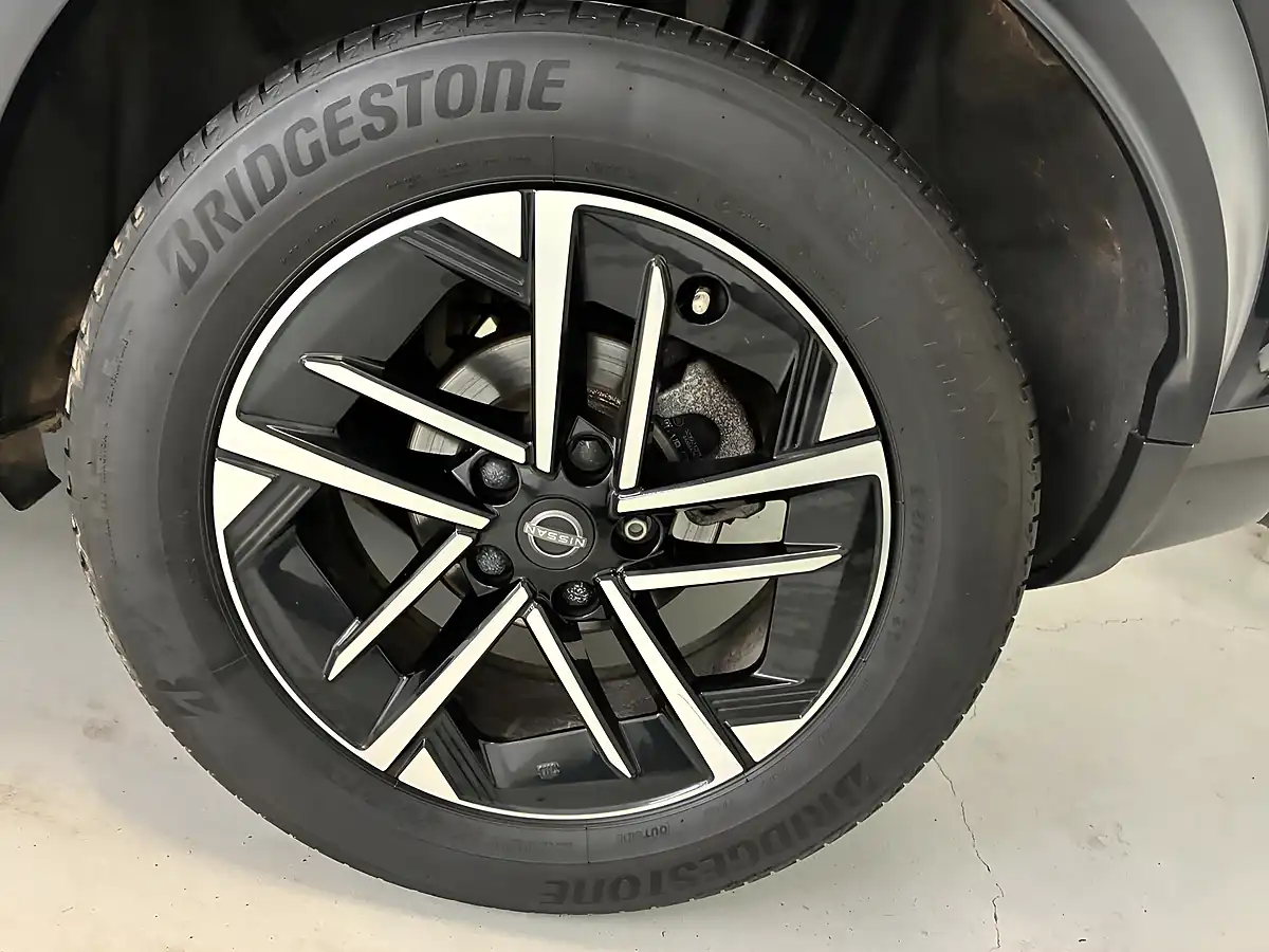 Used 2025 Nissan Juke N-Connecta Black - Interior and Exterior details 7