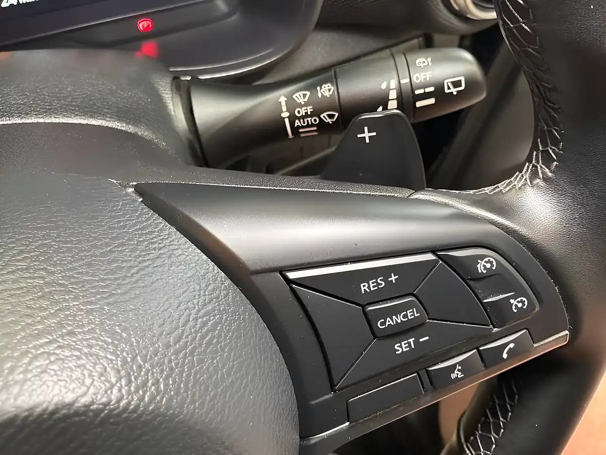 Used 2025 Nissan Juke N-Connecta Black - Interior and Exterior details 12