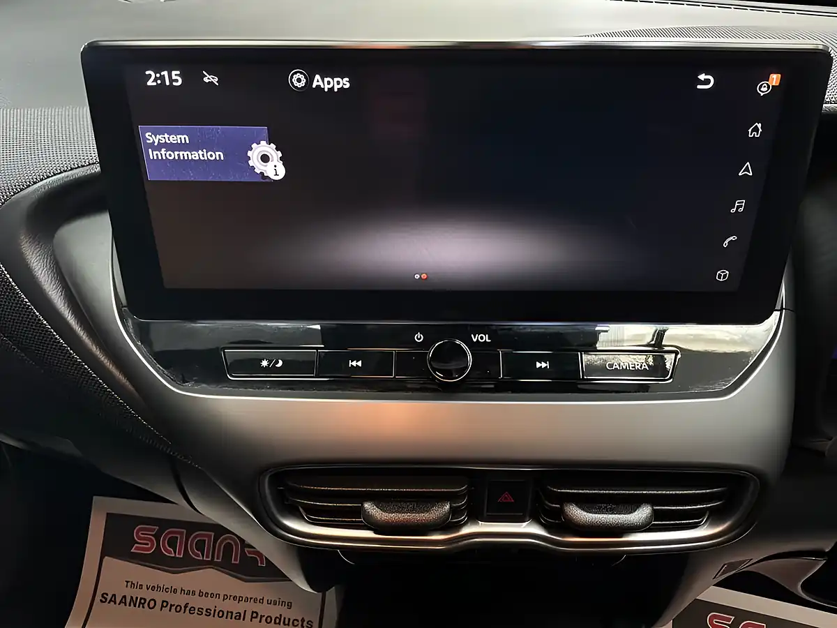 Used 2025 Nissan Juke N-Connecta Black - Interior and Exterior details 16