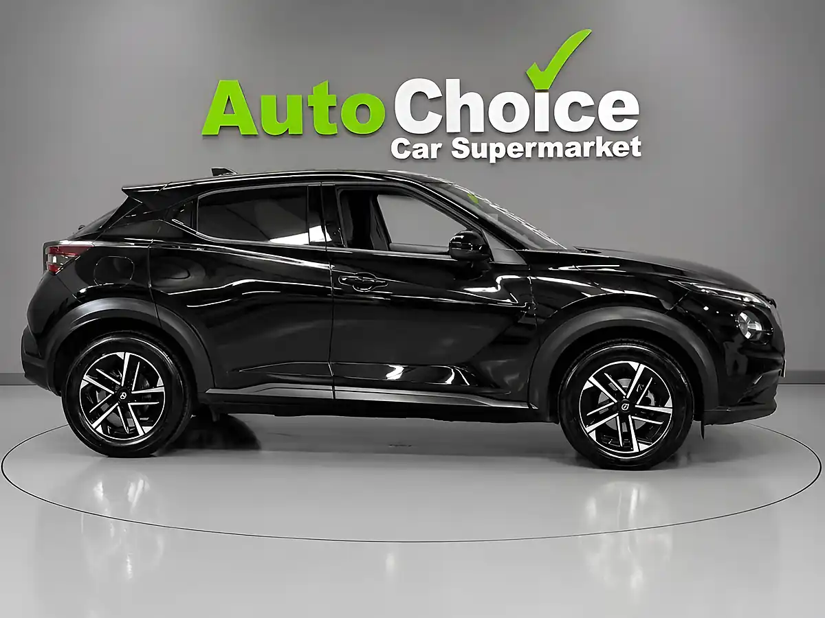 Used 2025 Nissan Juke N-Connecta Black - Interior and Exterior details 7