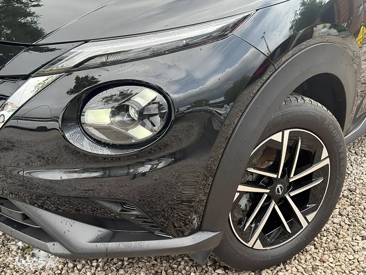 Used 2025 Nissan Juke N-Connecta Black - Interior and Exterior details 16