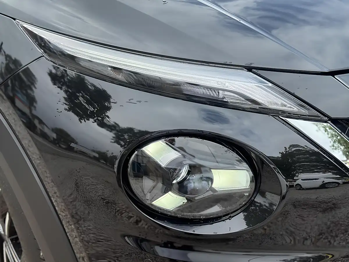 Used 2025 Nissan Juke N-Connecta Black - Interior and Exterior details 17