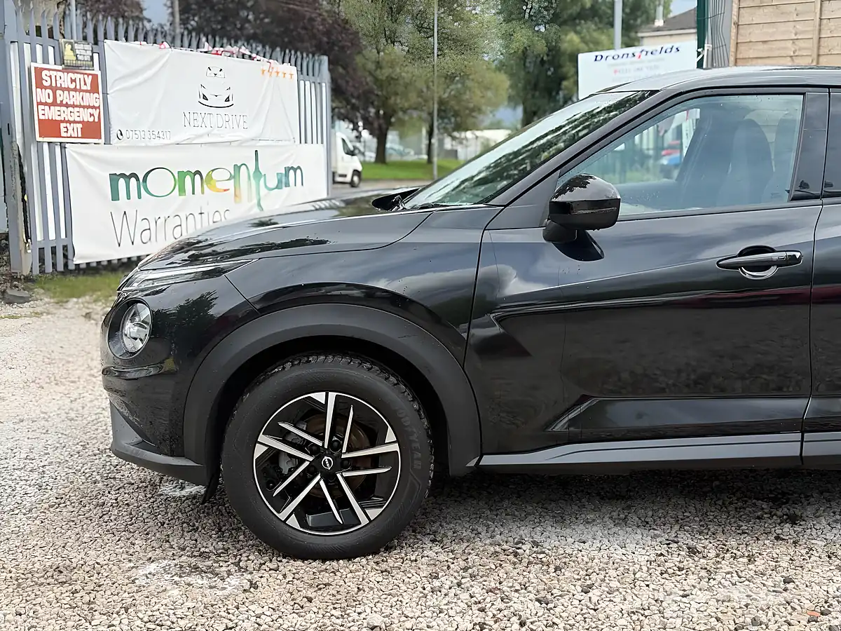 Used 2025 Nissan Juke N-Connecta Black - Interior and Exterior details 6