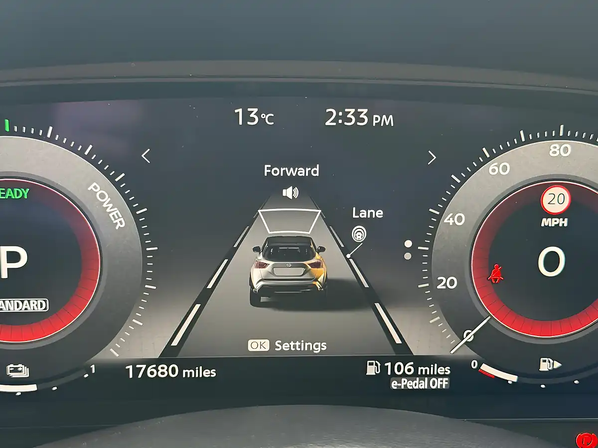 Used 2025 Nissan Juke N-Connecta Black - Interior and Exterior details 15