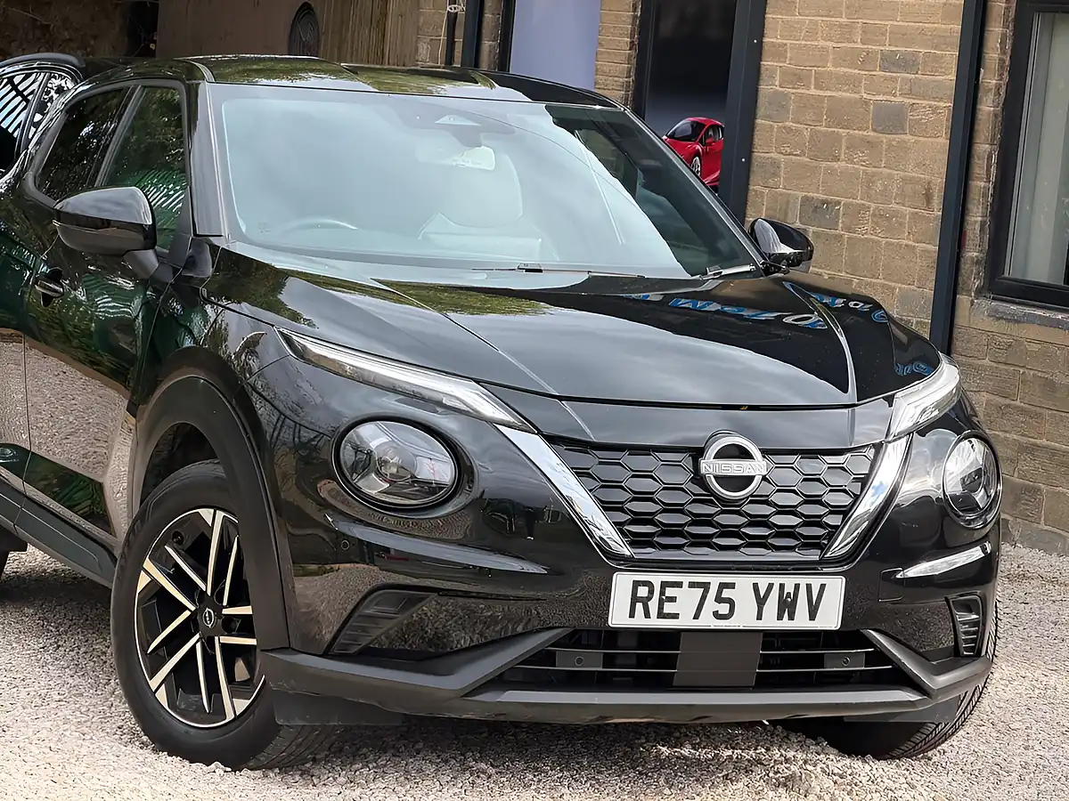 Used 2025 Nissan Juke N-Connecta Black - Interior and Exterior details 18