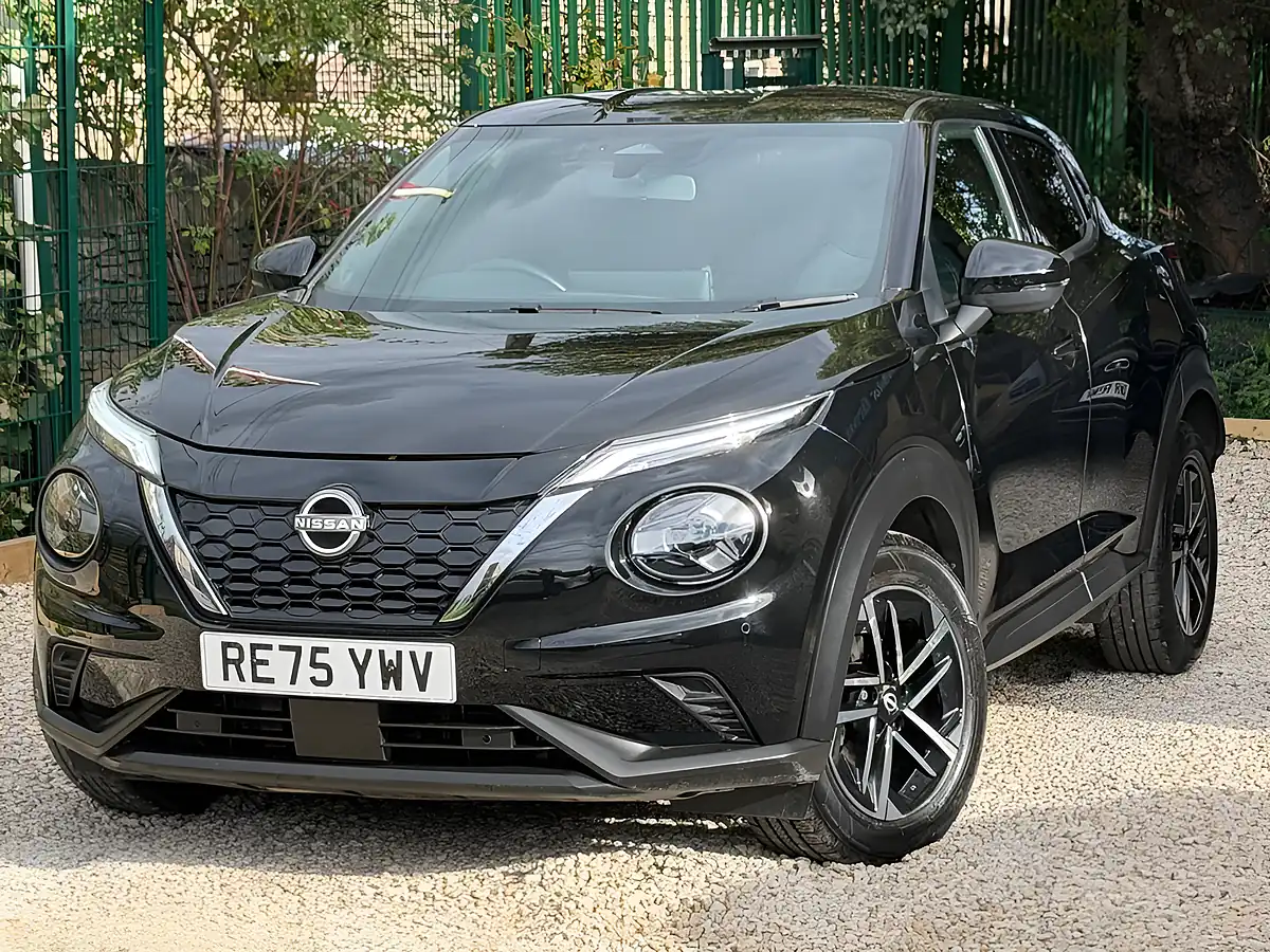 Used 2025 Nissan Juke N-Connecta Black - Interior and Exterior details 3