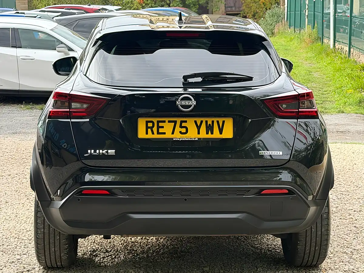 Used 2025 Nissan Juke N-Connecta Black - Interior and Exterior details 6