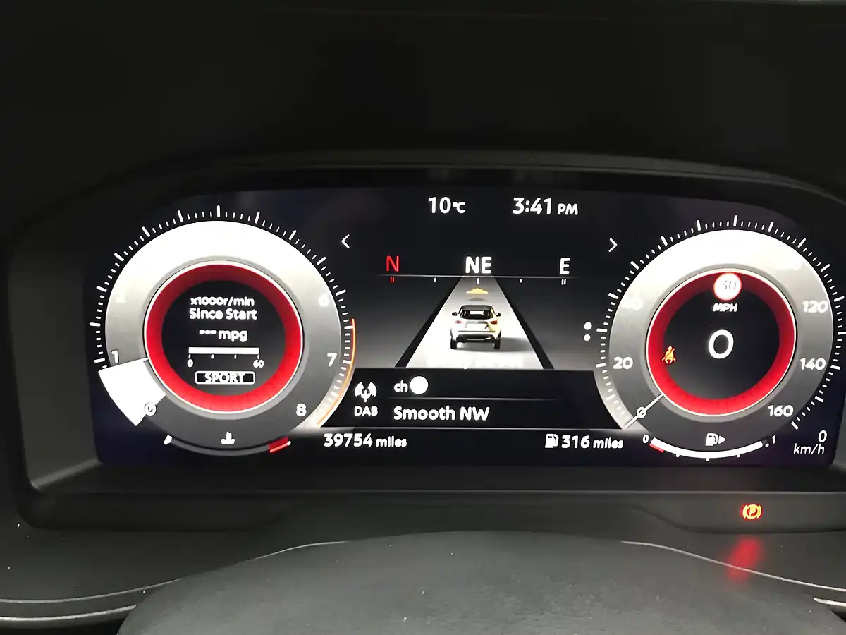Used 2025 Nissan Juke N-Connecta Blue - Interior and Exterior details 14