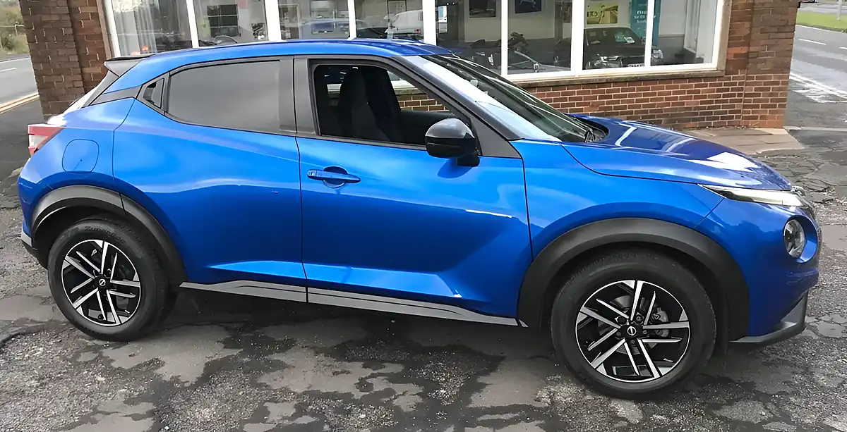 Used 2025 Nissan Juke N-Connecta Blue - Interior and Exterior details 18