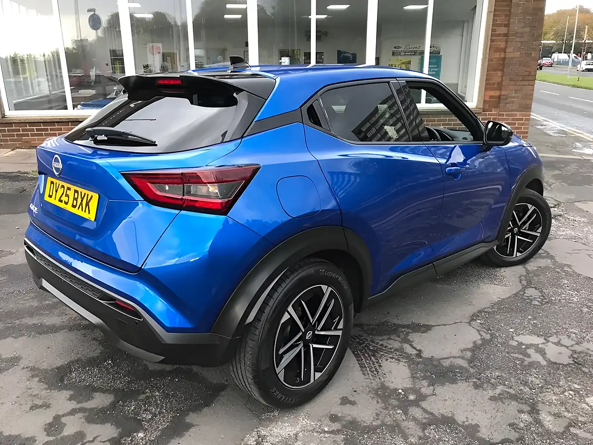 Used 2025 Nissan Juke N-Connecta Blue - Interior and Exterior details 19