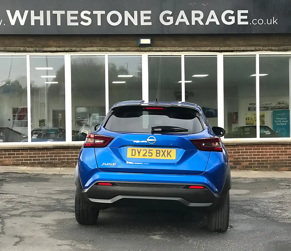 Used 2025 Nissan Juke N-Connecta Blue - Interior and Exterior details 9