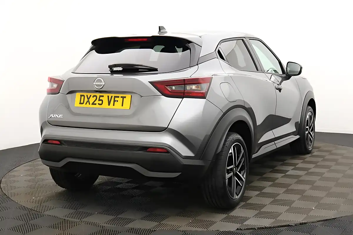 Used 2025 Nissan Juke N-Connecta Grey - Interior and Exterior details 4