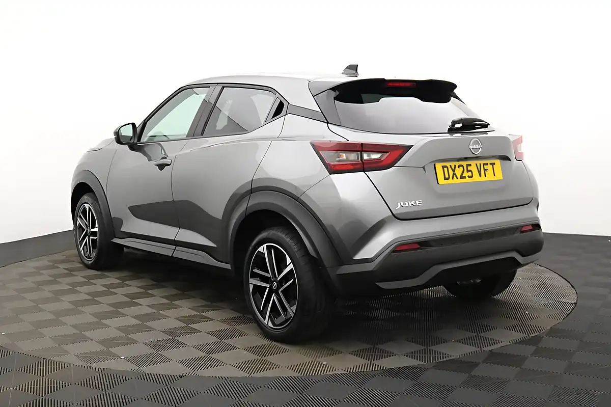 Used 2025 Nissan Juke N-Connecta Grey - Interior and Exterior details 6
