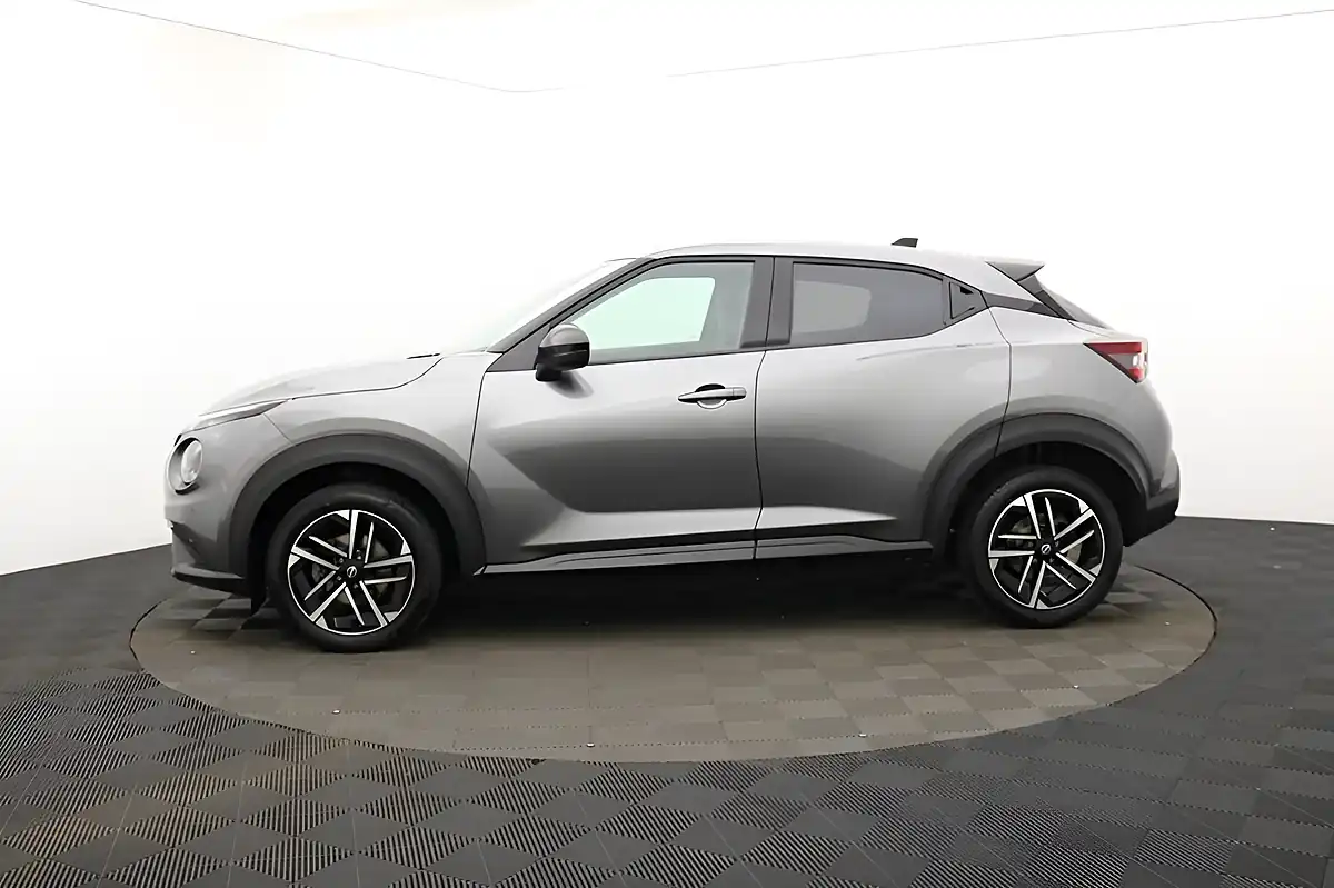 Used 2025 Nissan Juke N-Connecta Grey - Interior and Exterior details 7