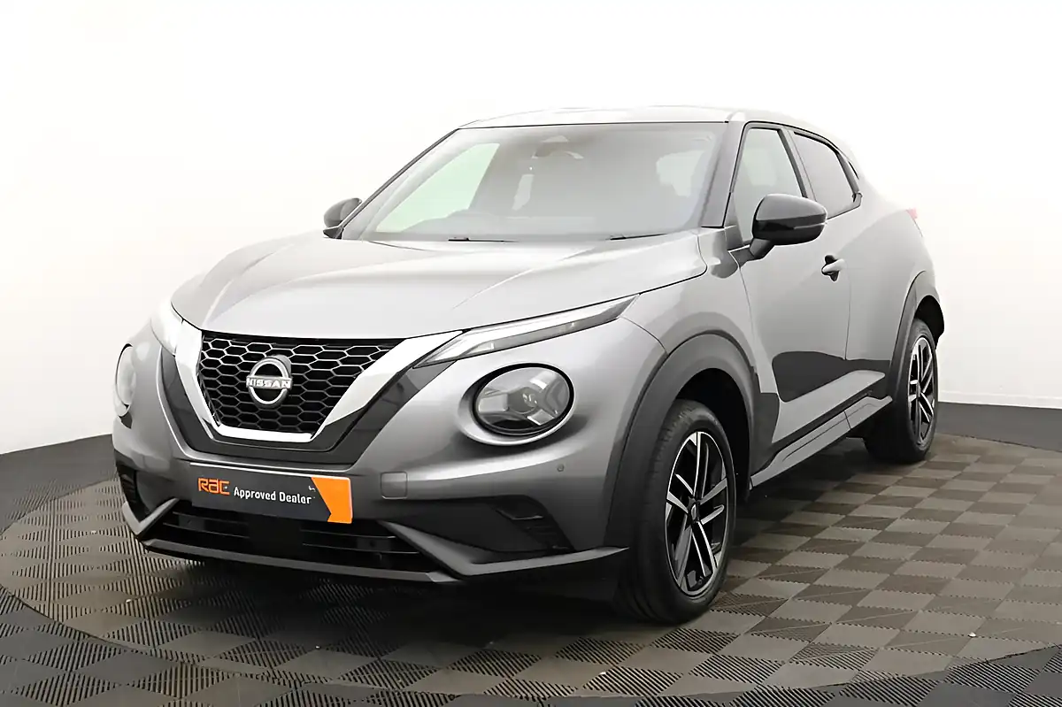 Used 2025 Nissan Juke N-Connecta Grey - Interior and Exterior details 8