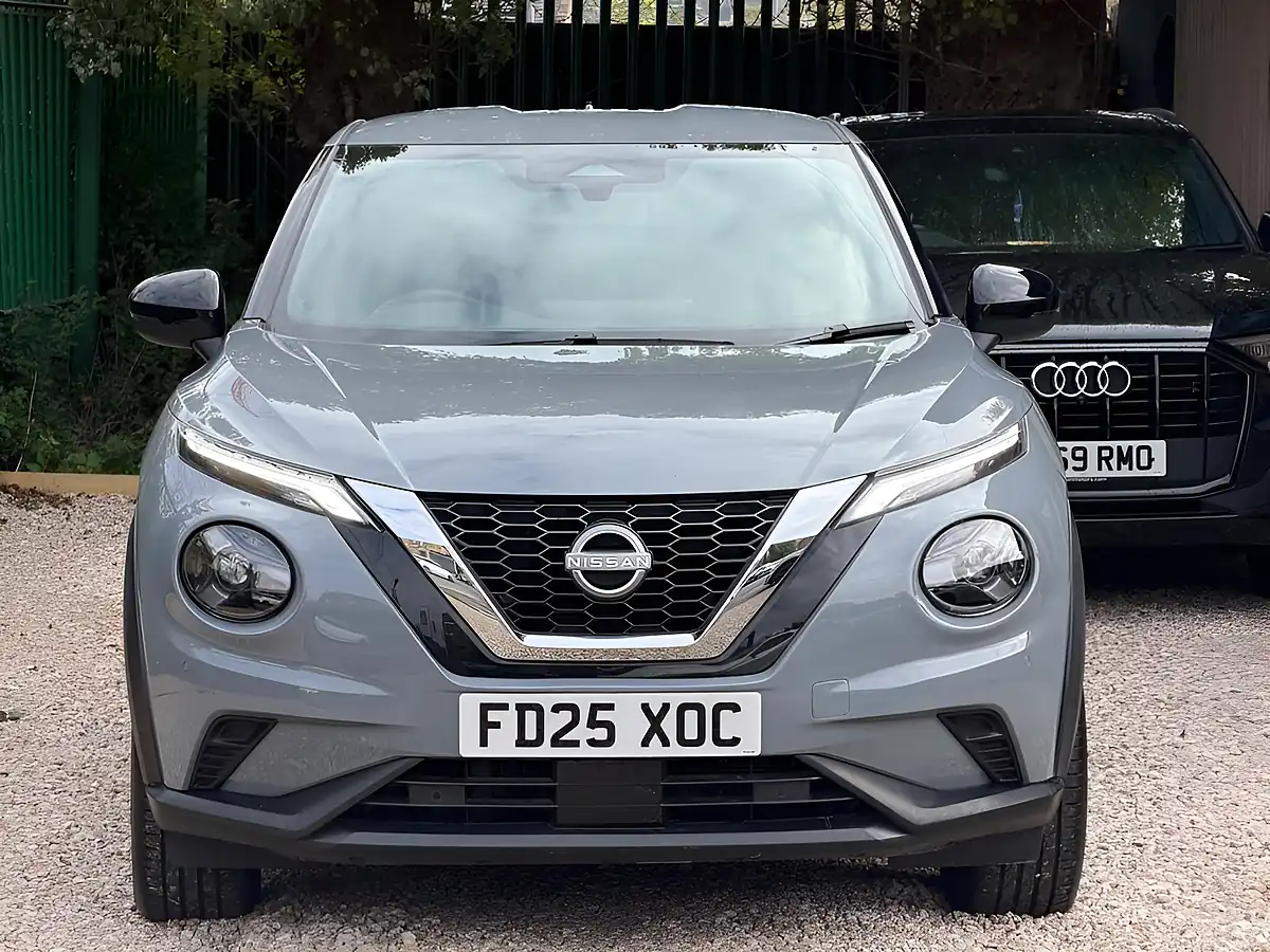 Used 2025 Nissan Juke N-Connecta Grey - Interior and Exterior details 10