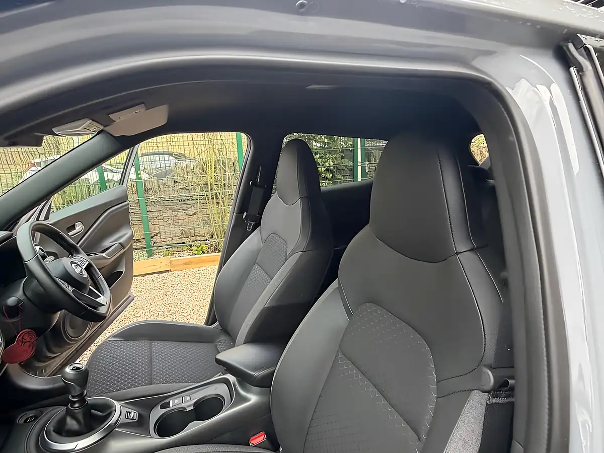 Used 2025 Nissan Juke N-Connecta Grey - Interior and Exterior details 14