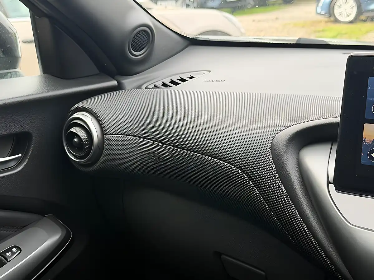 Used 2025 Nissan Juke N-Connecta Grey - Interior and Exterior details 17