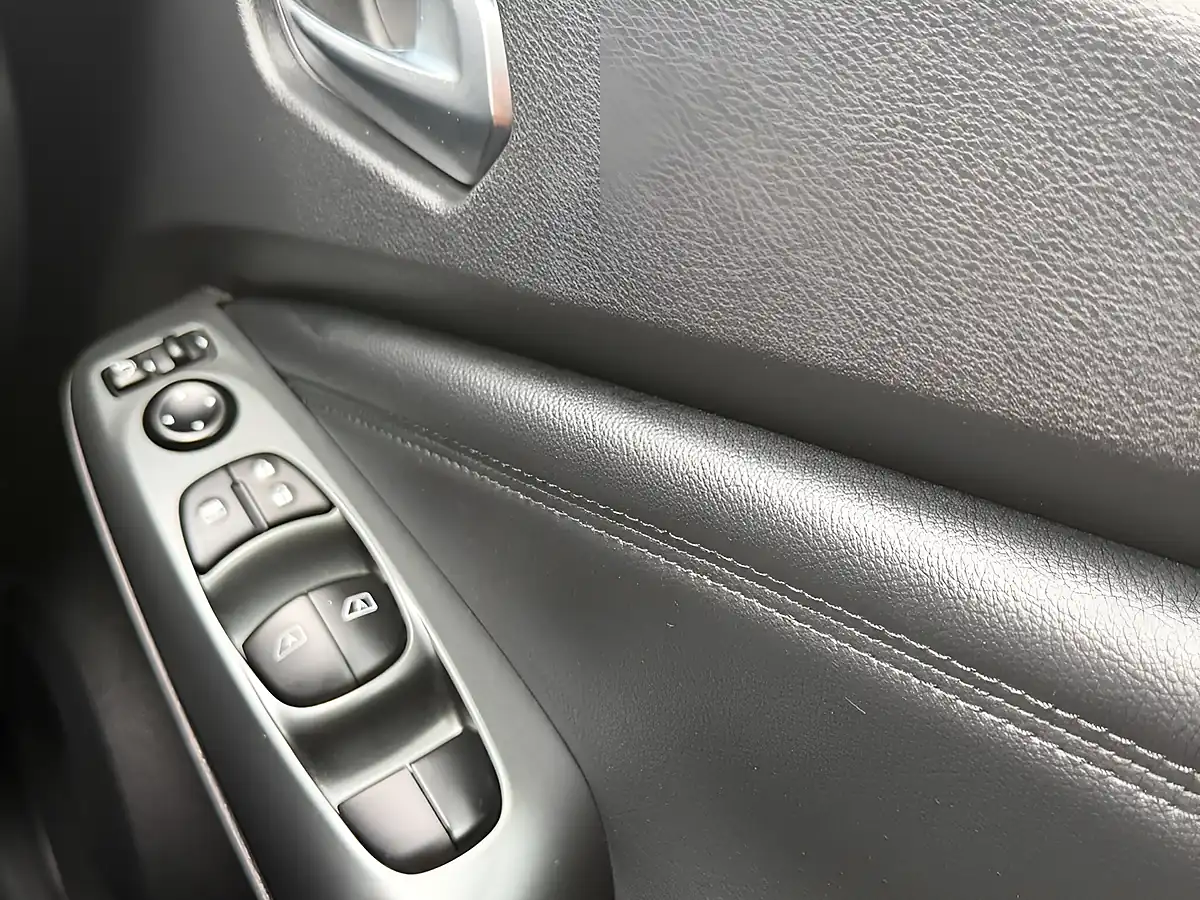 Used 2025 Nissan Juke N-Connecta Grey - Interior and Exterior details 20