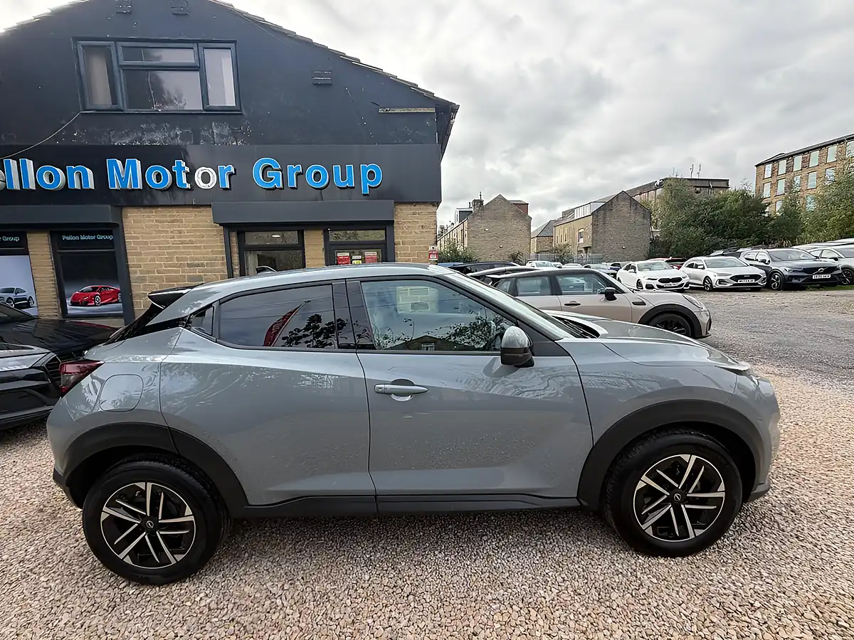 Used 2025 Nissan Juke N-Connecta Grey - Interior and Exterior details 5