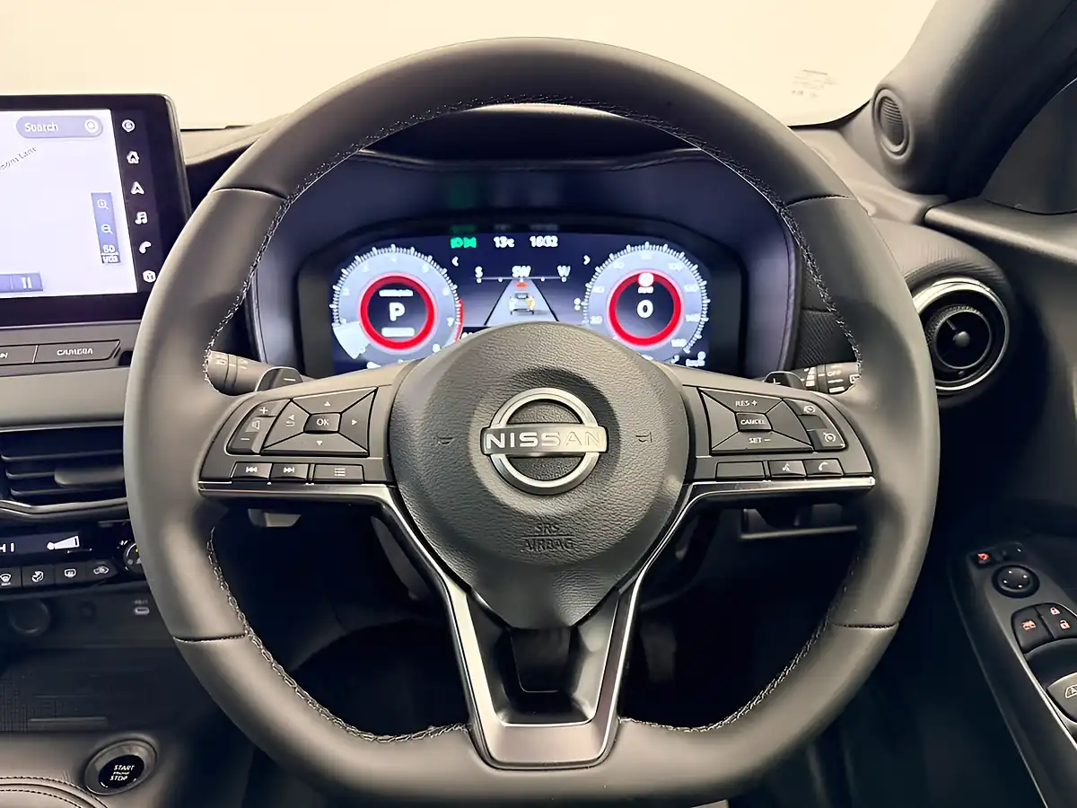 Used 2025 Nissan Juke N-Connecta Magnetic Blue - Interior and Exterior details 18