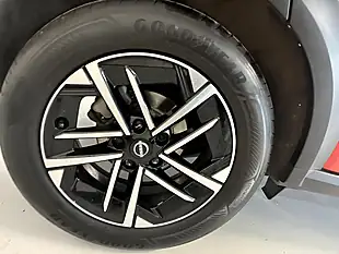 Used 2025 Nissan Juke N-Connecta Red - Interior and Exterior details 6