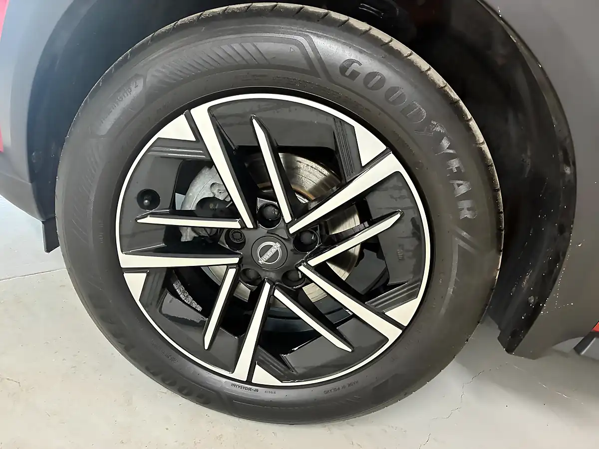 Used 2025 Nissan Juke N-Connecta Red - Interior and Exterior details 8