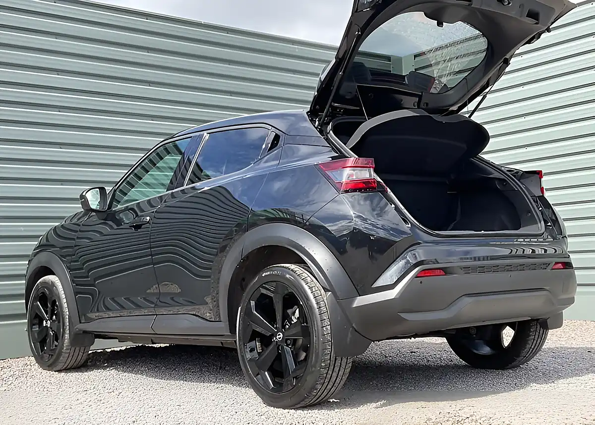 Used 2025 Nissan Juke Tekna Black - Interior and Exterior details 17
