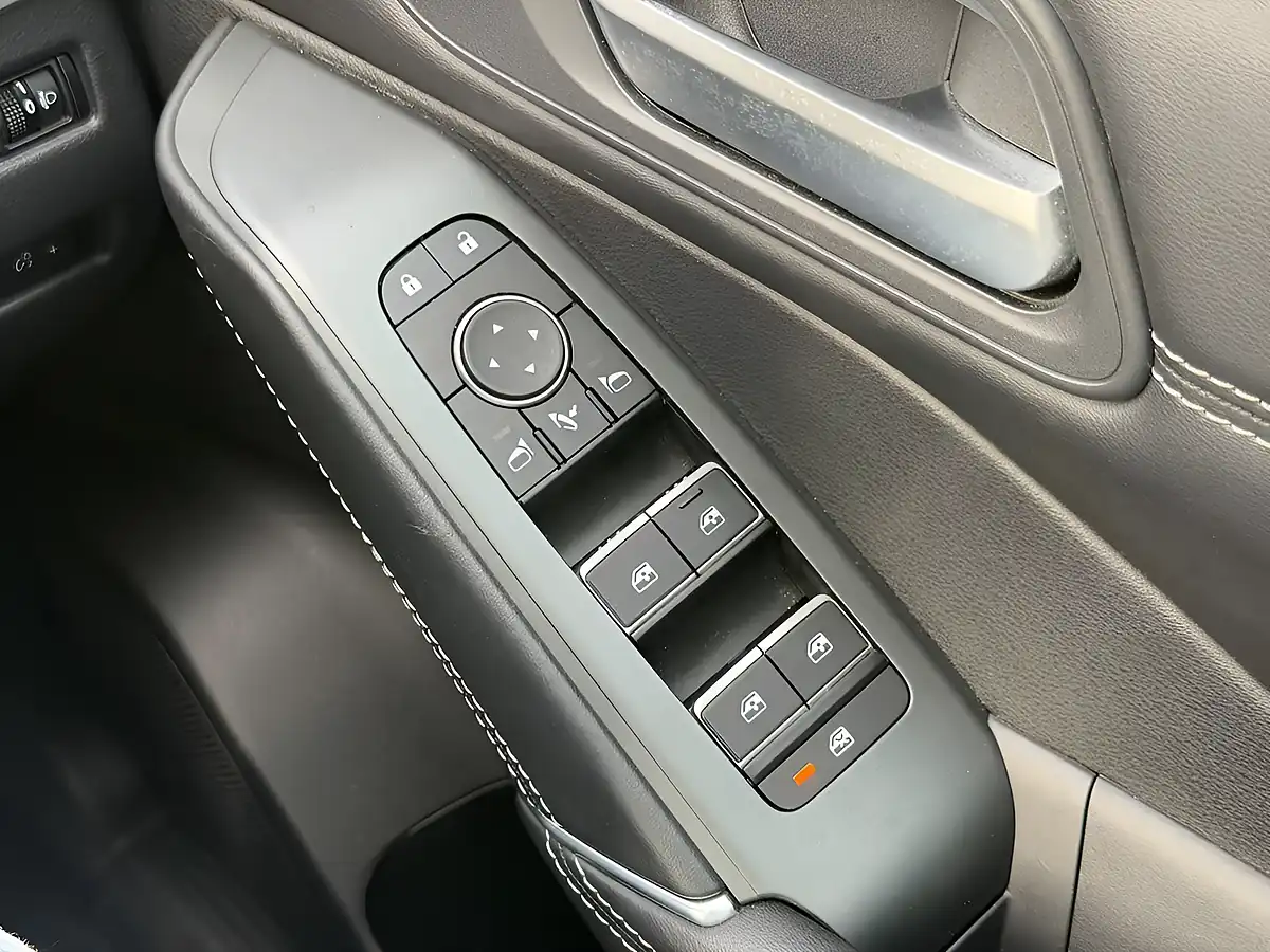 Used 2025 Nissan Qashqai N-Connecta Black - Interior and Exterior details 19
